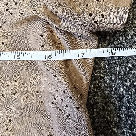 BUNDLE OF 2- Short Sleeve Tees- Sz Large - Picture 7 of 10